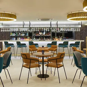 Hotel Courtyard By Marriott London Heathrow Airport ****